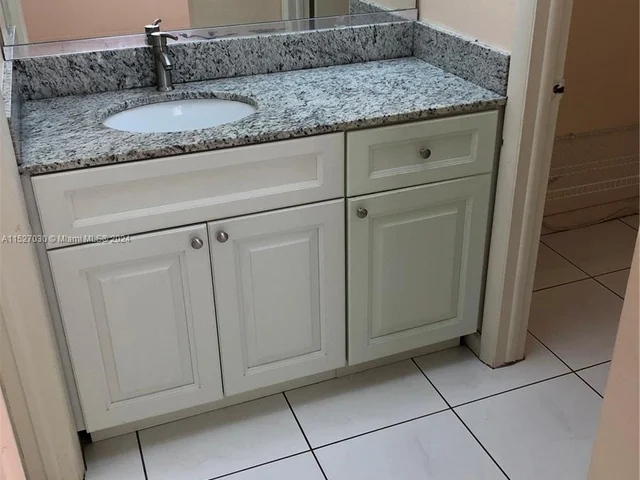 10975 SW 107th St # 202, Miami FL 33176