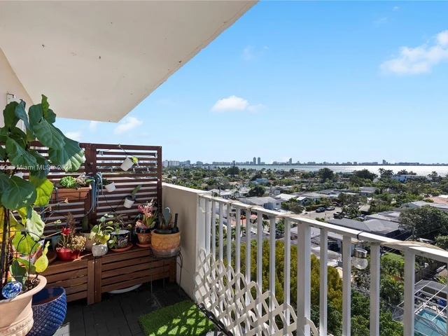 1455 N Treasure Dr # P, North Bay Village FL 33141