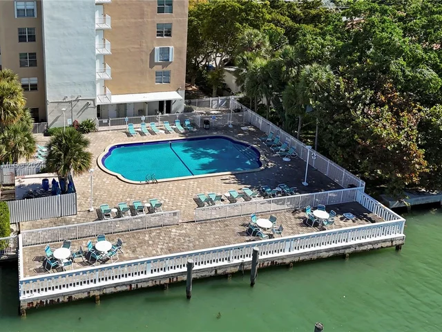 1455 N Treasure Dr # P, North Bay Village FL 33141