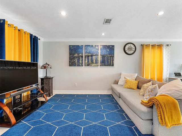 11732 SW 1st St, Coral Springs FL 33071