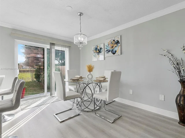 11732 SW 1st St, Coral Springs FL 33071