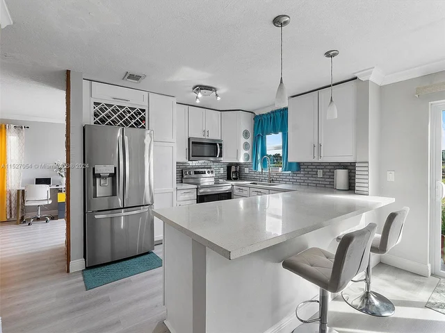 11732 SW 1st St, Coral Springs FL 33071