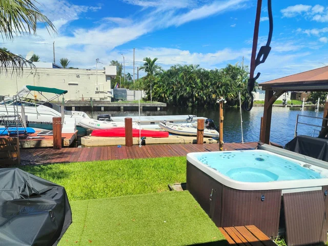 2721 Sherman St, Hollywood FL 33020