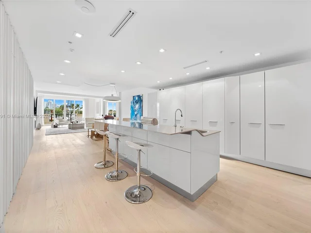 2523 Fisher Island Drive # 6203, Fisher Island FL 33109