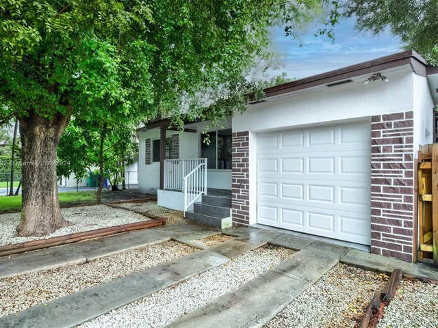 3360 SW 29th St, Miami FL 33133