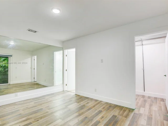 3360 SW 29th St, Miami FL 33133