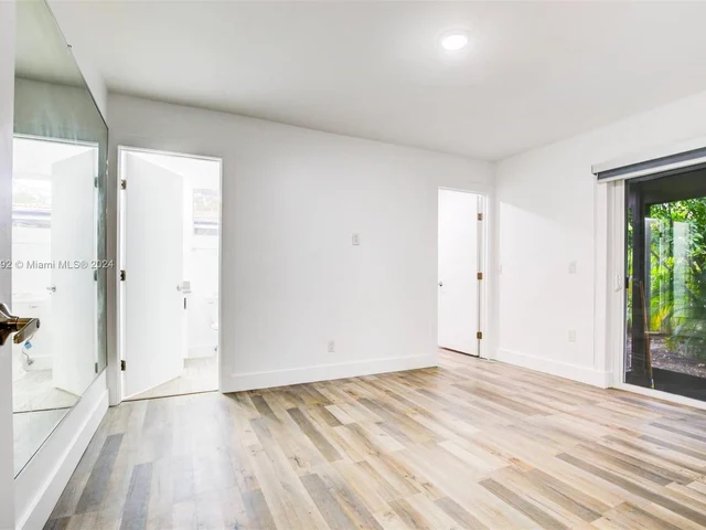 3360 SW 29th St, Miami FL 33133