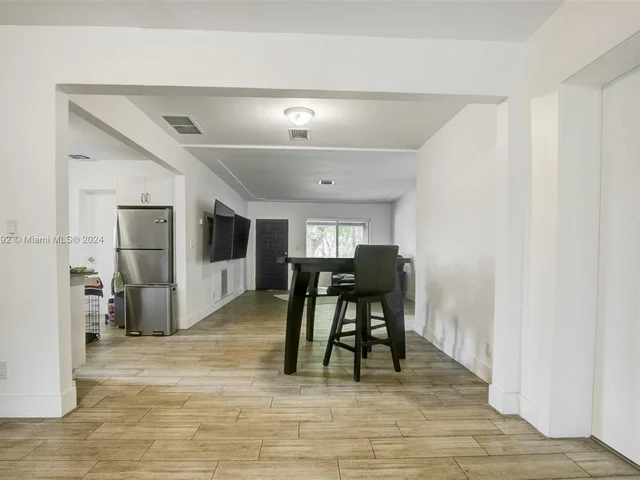 3360 SW 29th St, Miami FL 33133