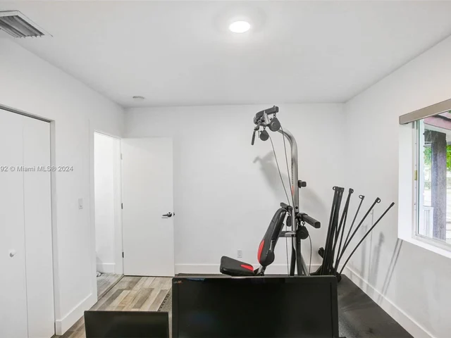 3360 SW 29th St, Miami FL 33133