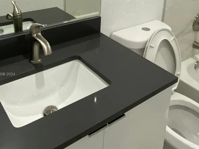 193 SW Vermont Avenue, Fort Lauderdale FL 33312