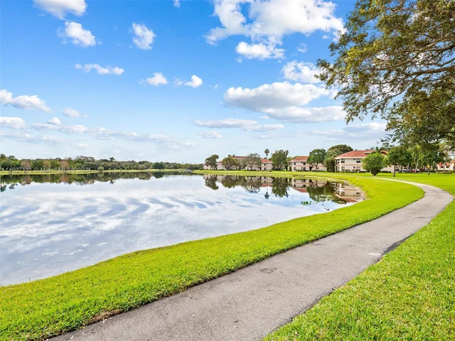 2849 S Carambola Cir S # 19120, Coconut Creek FL 33066