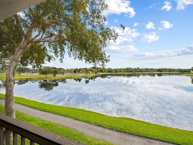 2849 S Carambola Cir S # 19120, Coconut Creek FL 33066