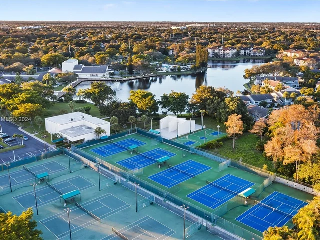 2849 S Carambola Cir S # 19120, Coconut Creek FL 33066