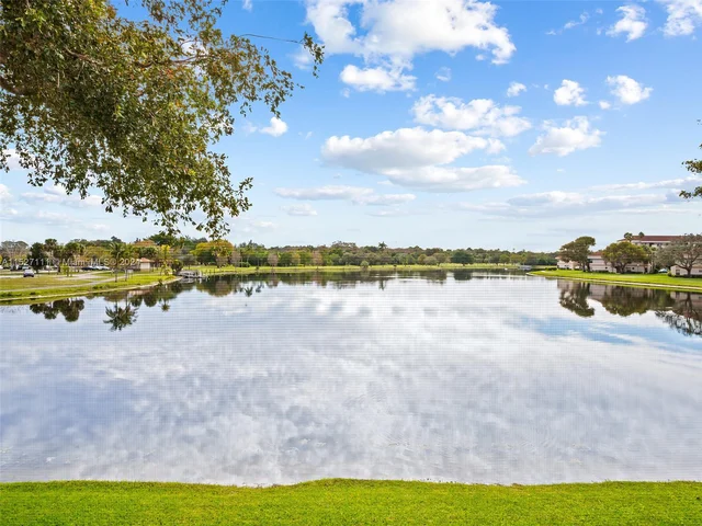 2849 S Carambola Cir S # 19120, Coconut Creek FL 33066