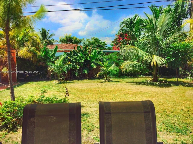 6765 SW 17th St, Miami FL 33155