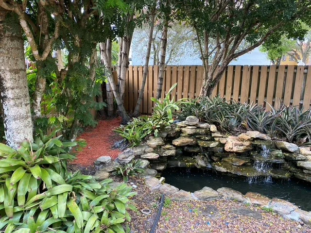 9801 NW 5th Ct, Plantation FL 33324