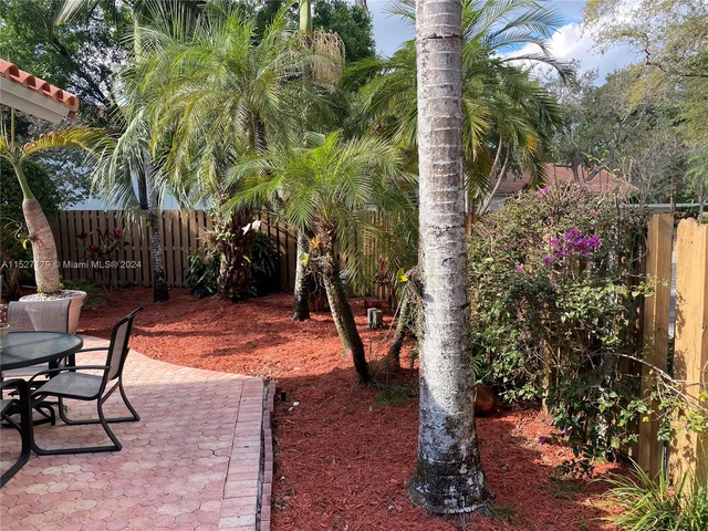 9801 NW 5th Ct, Plantation FL 33324