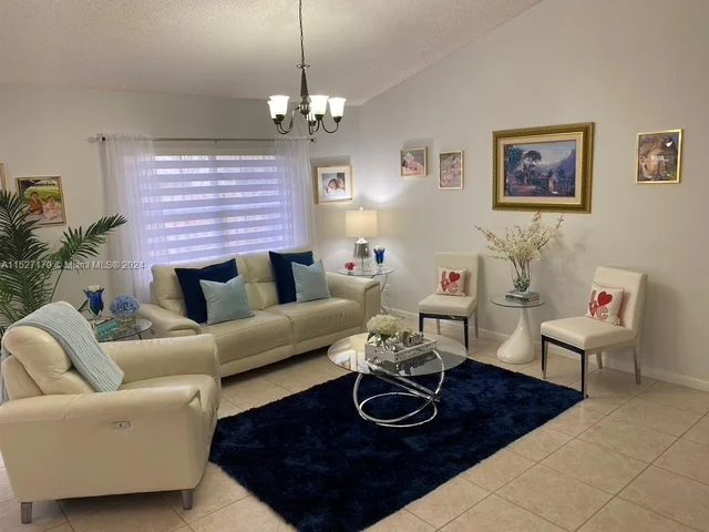 9801 NW 5th Ct, Plantation FL 33324