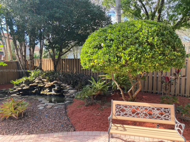 9801 NW 5th Ct, Plantation FL 33324