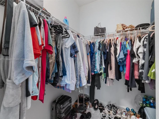 12130 NW 23rd Ct, Miami FL 33167