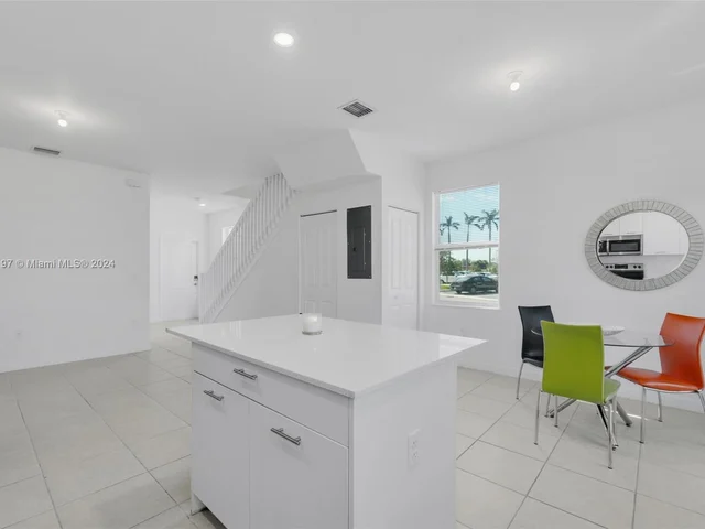 12130 NW 23rd Ct, Miami FL 33167