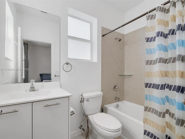 12130 NW 23rd Ct, Miami FL 33167