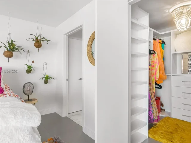 888 Biscayne Blvd # 905, Miami FL 33132