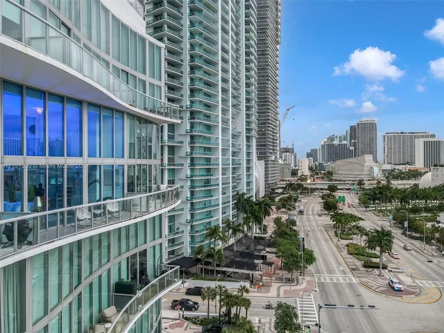 888 Biscayne Blvd # 905, Miami FL 33132