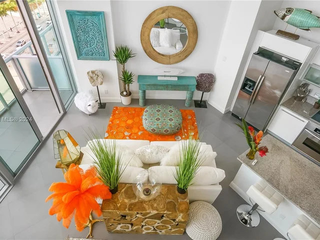 888 Biscayne Blvd # 905, Miami FL 33132