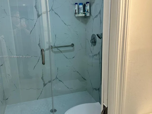 1980 S Ocean Dr #MZH, Hallandale Beach FL 33009