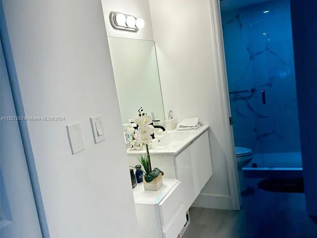 1980 S Ocean Dr #MZH, Hallandale Beach FL 33009