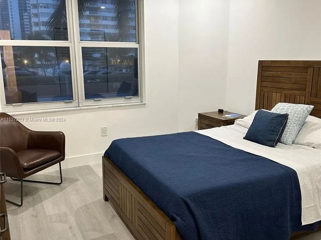 1980 S Ocean Dr #MZH, Hallandale Beach FL 33009