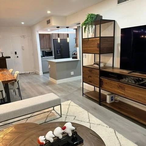 1980 S Ocean Dr #MZH, Hallandale Beach FL 33009