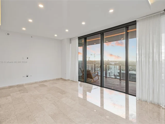 88 SW 7th ST # 2612, Miami FL 33130