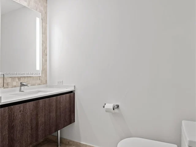 88 SW 7th ST # 2612, Miami FL 33130