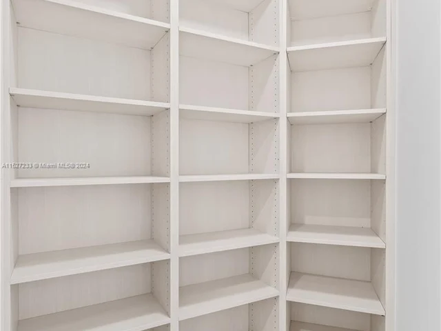 88 SW 7th ST # 2612, Miami FL 33130