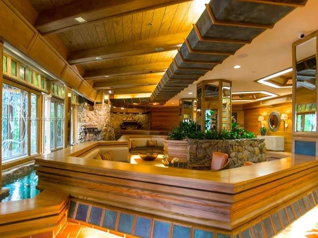 4000 Towerside Ter # 1109, Miami FL 33138