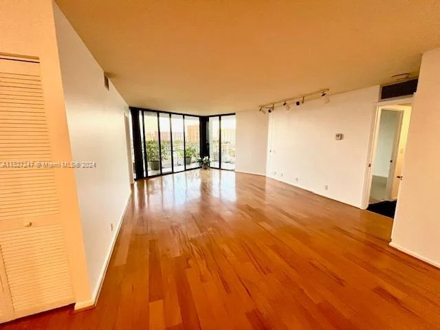 4000 Towerside Ter # 1109, Miami FL 33138