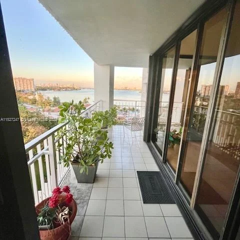 4000 Towerside Ter # 1109, Miami FL 33138