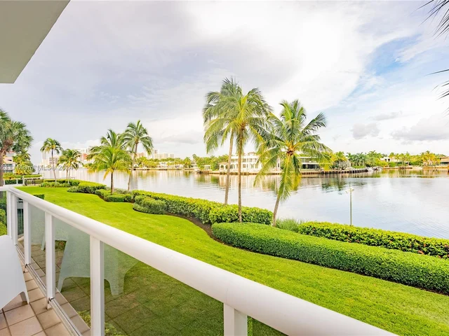 3801 NE 207th St, Aventura FL 33180