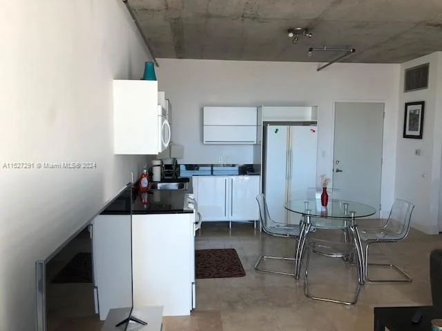 690 SW 1st Ct # 2025, Miami FL 33130