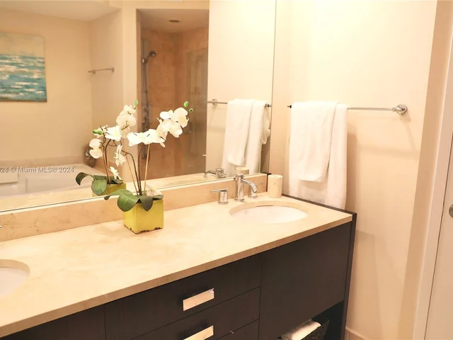 18201 Collins Ave # 505, Sunny Isles Beach FL 33160