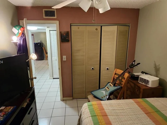 1650 W 57th Ter, Hialeah FL 33012