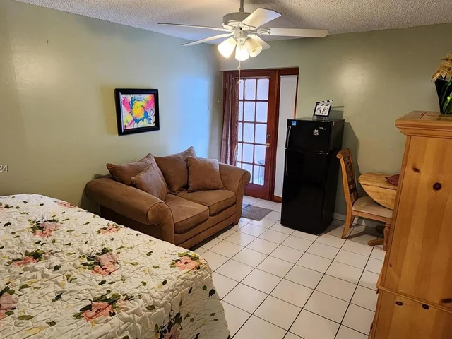 1650 W 57th Ter, Hialeah FL 33012