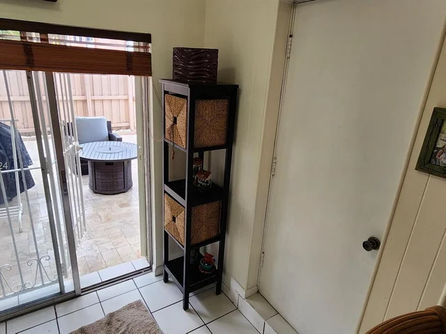 1650 W 57th Ter, Hialeah FL 33012