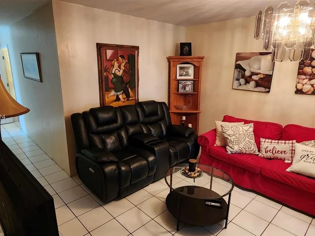 1650 W 57th Ter, Hialeah FL 33012