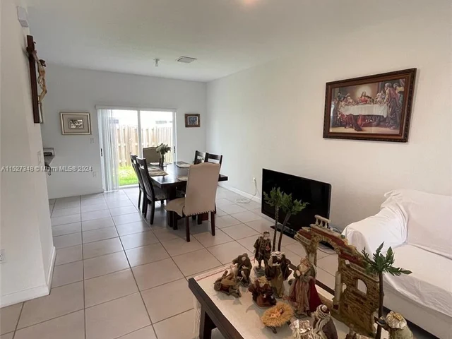 2605 SE 13th Ct # 2605, Homestead FL 33035