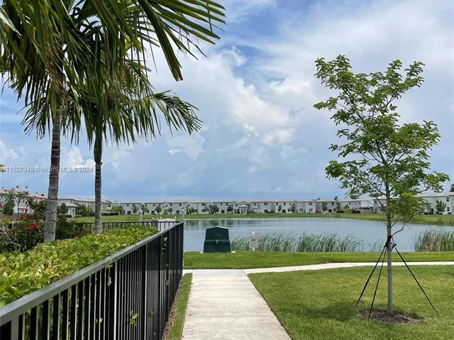 2605 SE 13th Ct # 2605, Homestead FL 33035