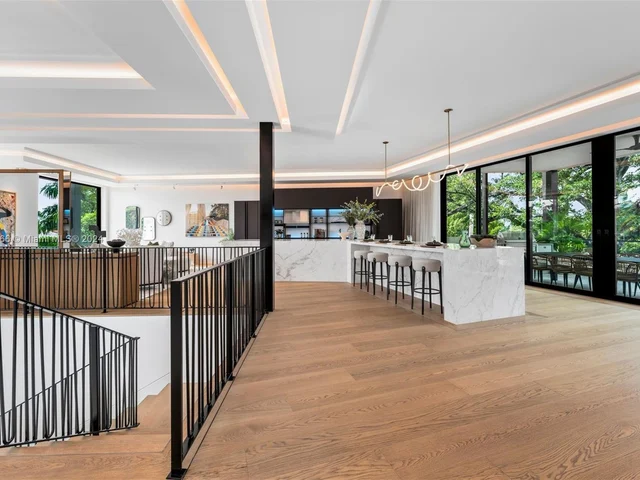 2000 N Bay Rd, Miami Beach FL 33140