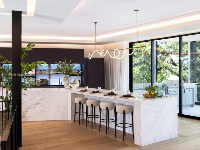 2000 N Bay Rd, Miami Beach FL 33140